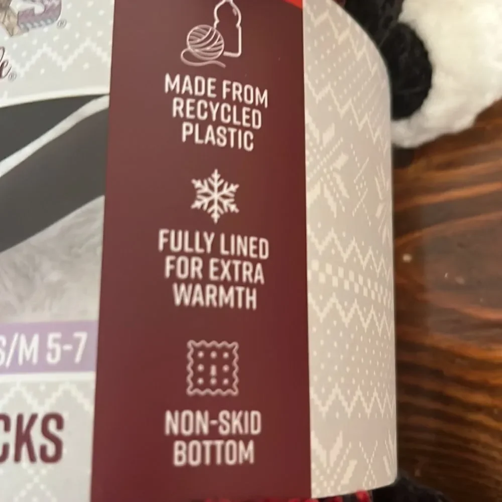 NWT MUK LUKS Woman’s Cabin Socks Size S/M SHOE SIZE 5-7